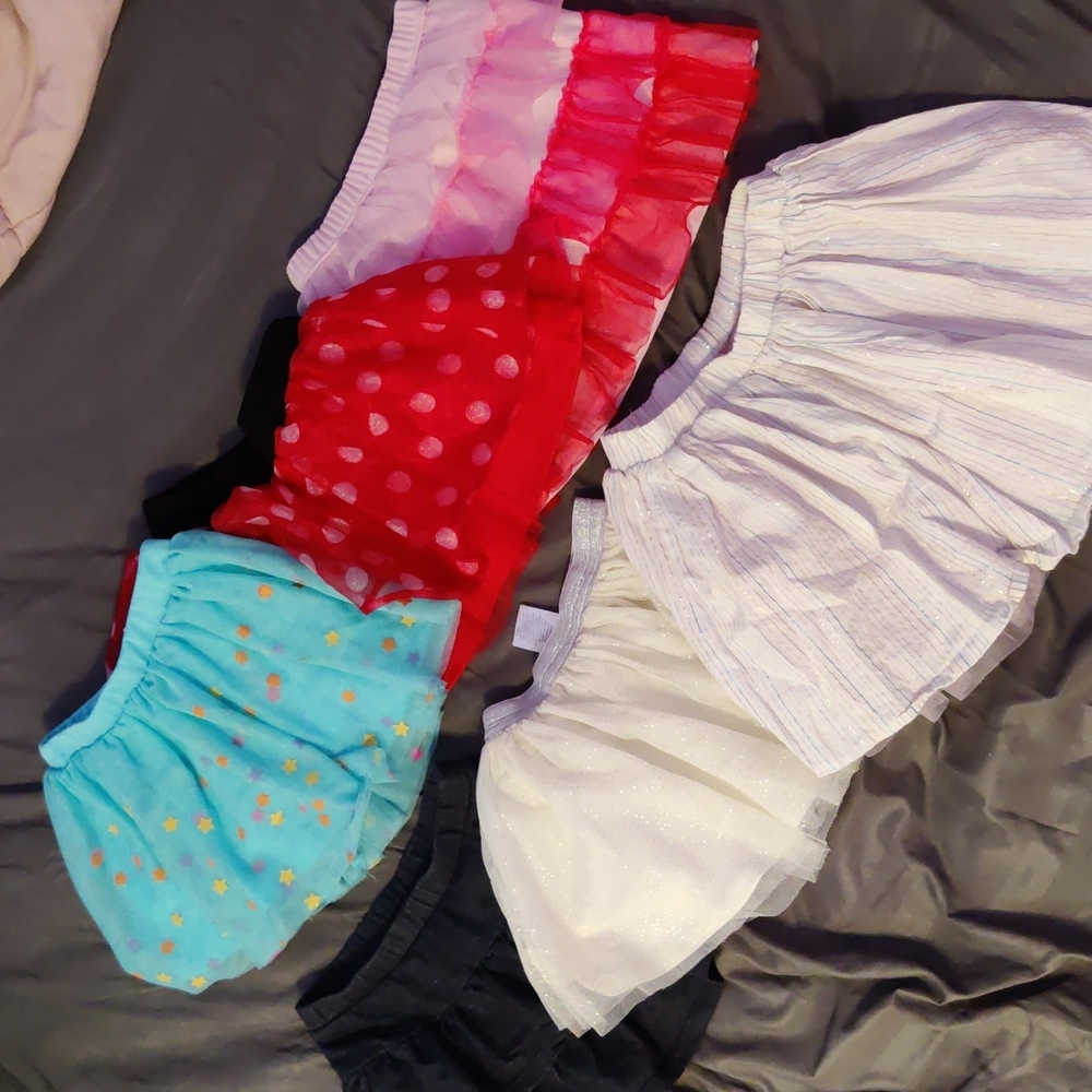 Bundle of 6 skirts